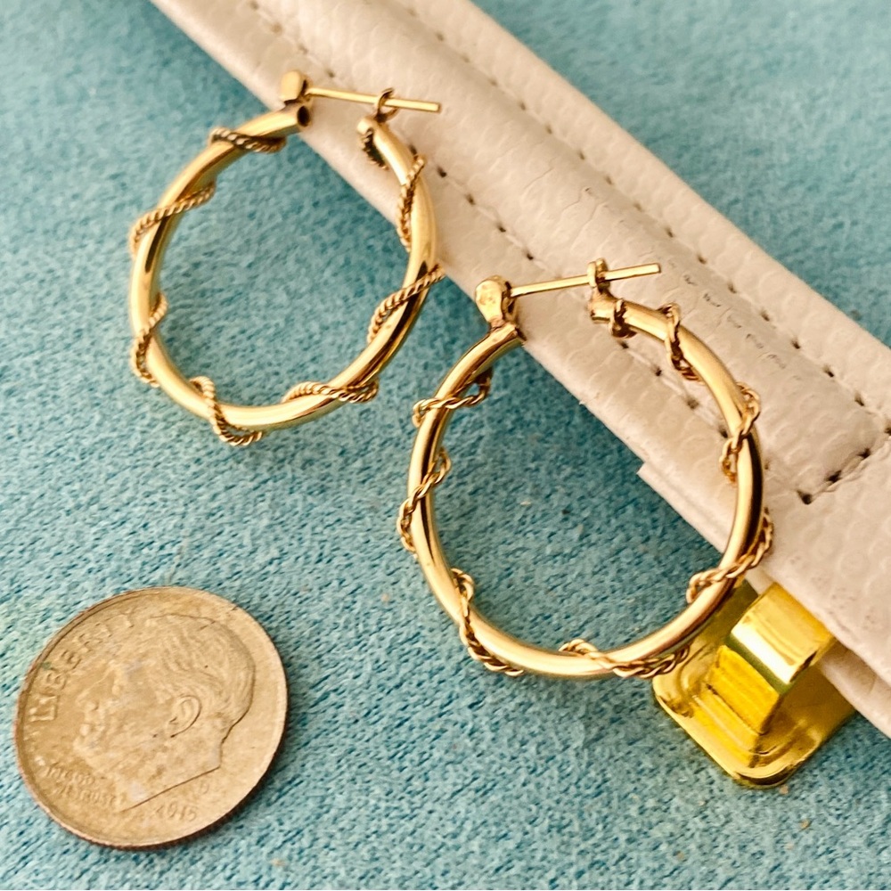 14K Gold Rope Detail Hoop Earrings - Picture 3 of 7
